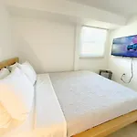 Modern Miami Family Cottage Beach 15 Min