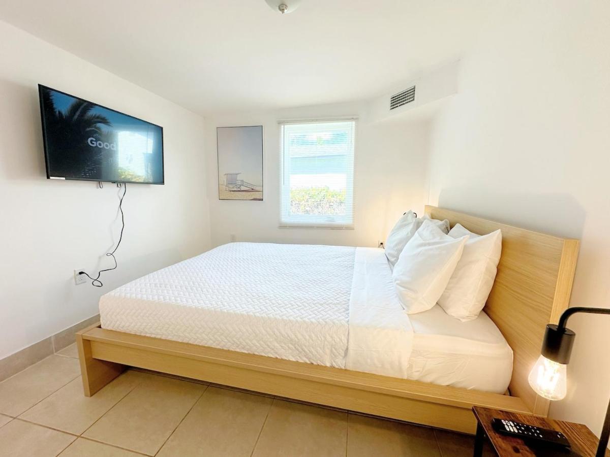Modern Family 15 Min Holiday home Miami